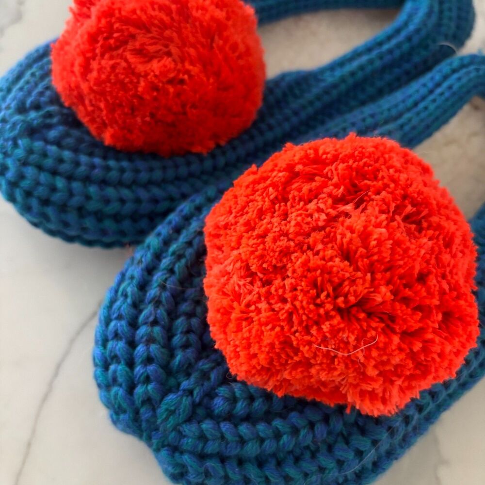 Verloop Women's Teal & Orange Slippers M/L Cozy Knit Pom Pom Cottagecore NWT